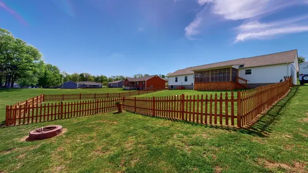 190 Anne Claire Ln, Cave City, KY 42127