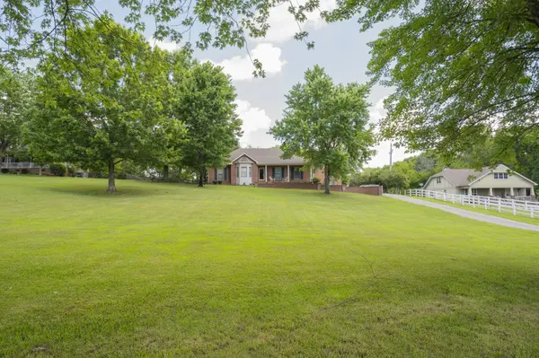 6238 Rock Springs Rd, Smyrna, TN 37167