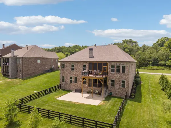 7000 Crimson Leaf Ln, College Grove, TN 37046