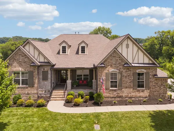 7000 Crimson Leaf Ln, College Grove, TN 37046