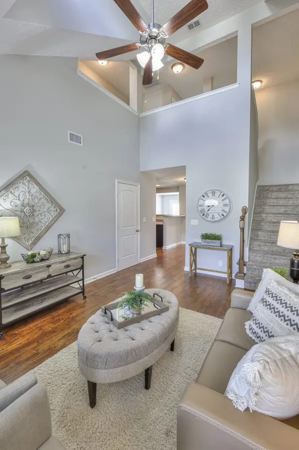 909 Granville Dr, Murfreesboro, TN 37128