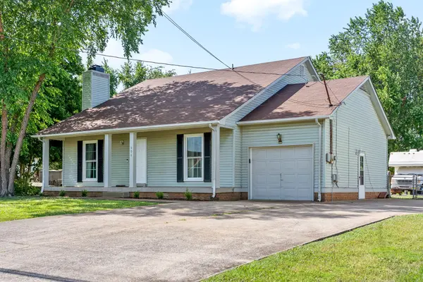 606 Pembrook Pl, Clarksville, TN 37042