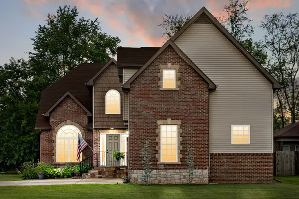 733 Valencia Dr, Clarksville, TN 37043