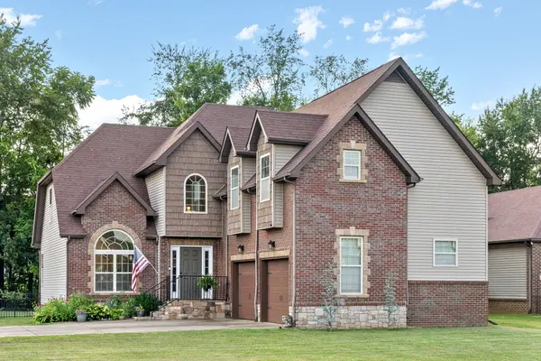733 Valencia Dr, Clarksville, TN 37043