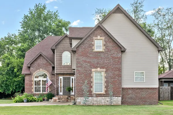 733 Valencia Dr, Clarksville, TN 37043