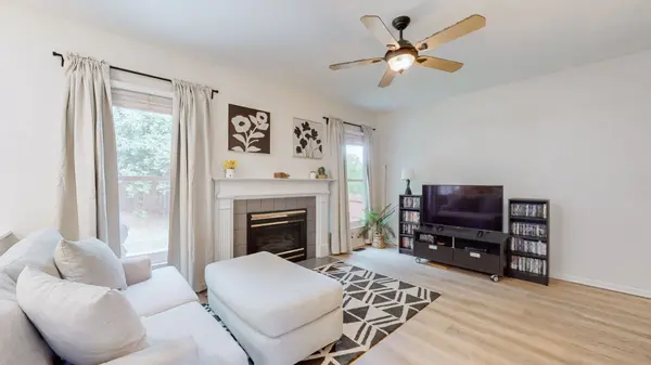 808 Chandler Grv, Hermitage, TN 37076