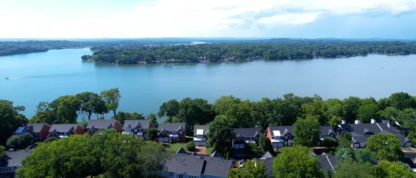 231 Green Harbor Rd #26, Old Hickory, TN 37138
