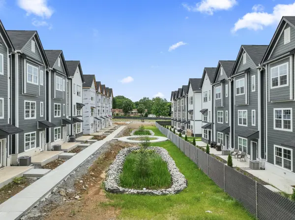 700 N Dupont Ave #215, Madison, TN 37115