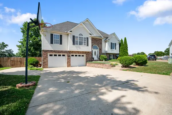3347 Lahna Ct, Clarksville, TN 37043