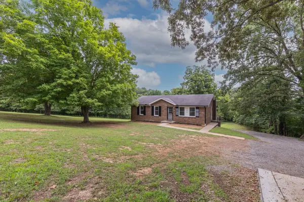 760 Tommy Oliver Rd, Clarksville, TN 37042