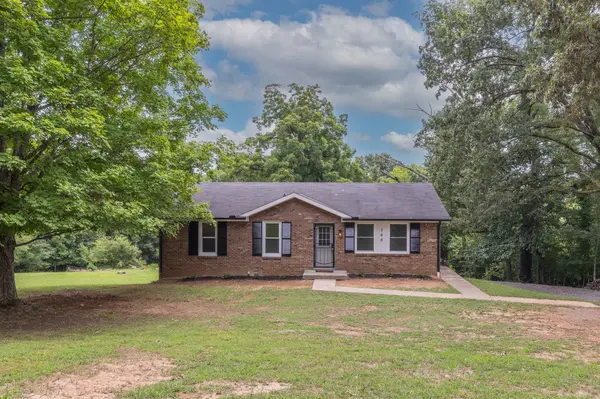 760 Tommy Oliver Rd, Clarksville, TN 37042