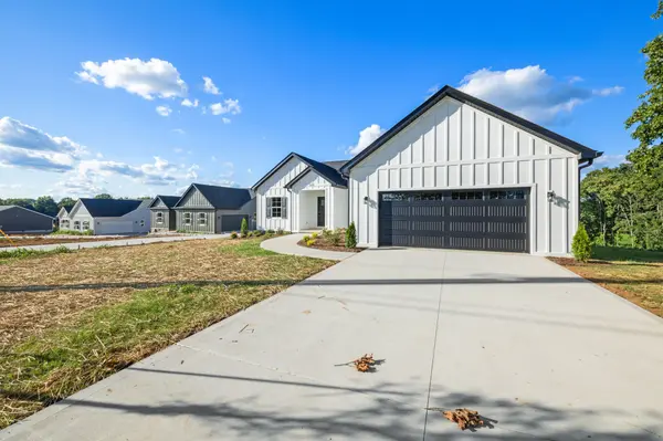 4595 Window Cliff Rd, Baxter, TN 38544