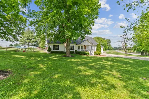 105 S Palmers Chapel Rd, White House, TN 37188
