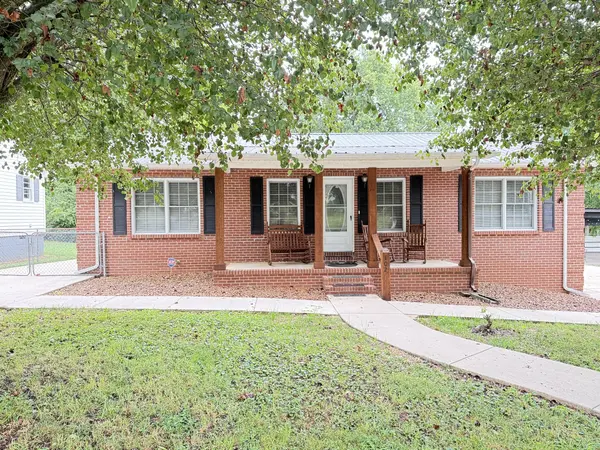 102 10th Ave #NW, Winchester, TN 37398