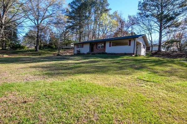 2834 Suncrest Drive, Dalton, GA 30720