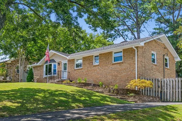 140 Vulco Dr, Hendersonville, TN 37075