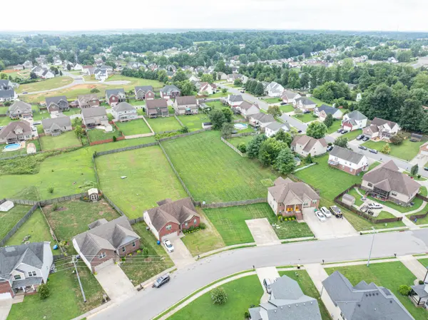 1721 Autumnwood Blvd, Clarksville, TN 37042
