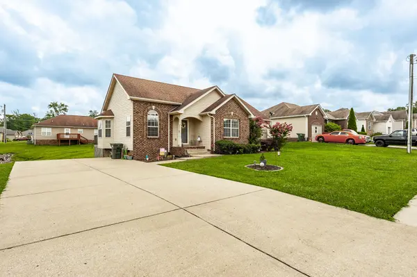 323 Gallop Ln, Springfield, TN 37172