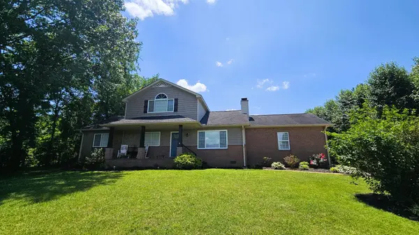 313 Lee Rd, Cottontown, TN 37048
