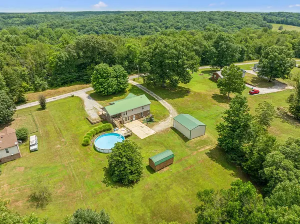 7010 Meadow Dr, Centerville, TN 37033
