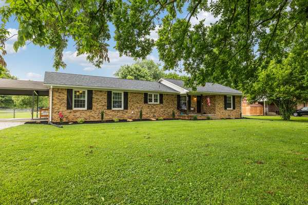 705 Greenwood St Mount Pleasant, TN 38474