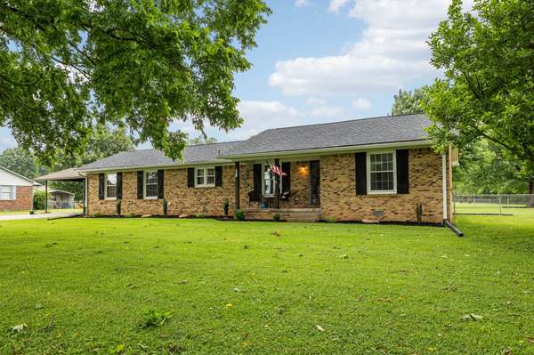 705 Greenwood St Mount Pleasant, TN 38474