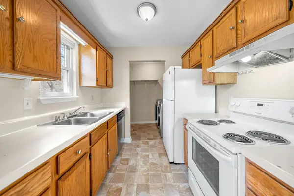 132 Grant Ave Oak Grove, KY 42262