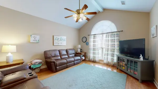 12 Gwynn Ct, Lebanon, TN 37087