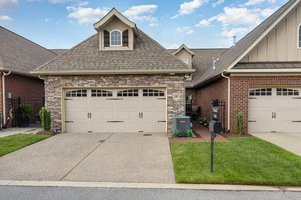 240 Glennister Ct, Gallatin, TN 37066
