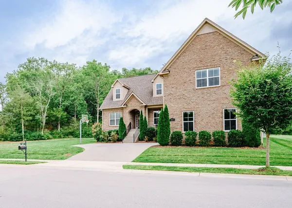 905 Redstone Ln, Nolensville, TN 37135