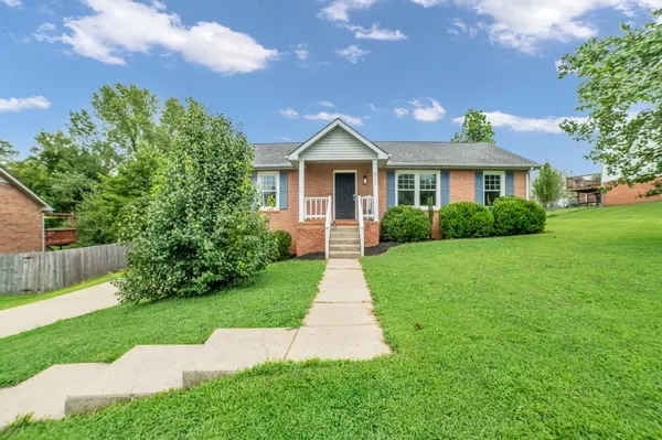 911 Lindsey Dr, Clarksville, TN 37042
