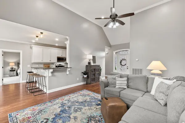 215 Bedrock Dr, White House, TN 37188