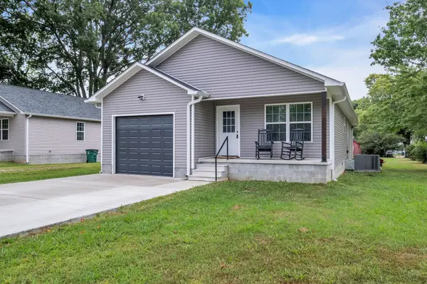 416 W 4th Ave, Hohenwald, TN 38462
