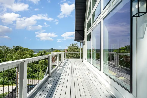 595 Harbor Point Rd, Silver Point, TN 38582
