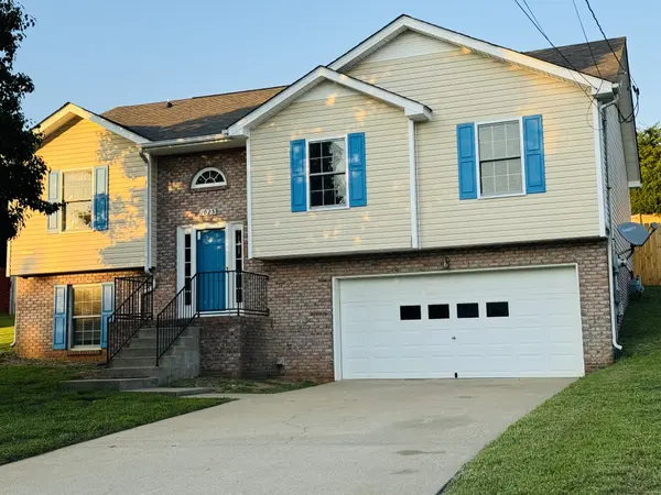 1025 Persimmon Ct, Clarksville, TN 37040