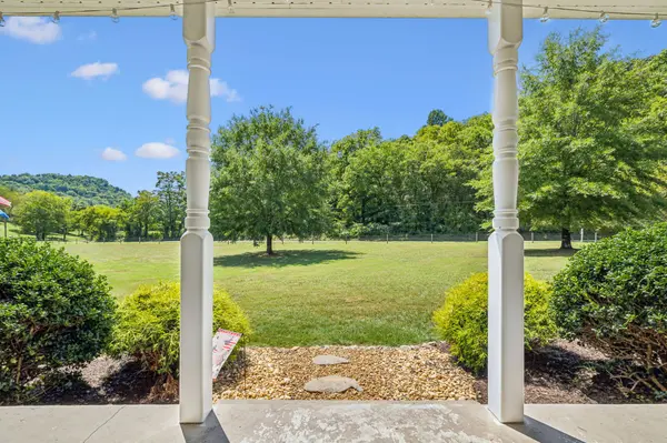 6 Rose Ln, Elmwood, TN 38560