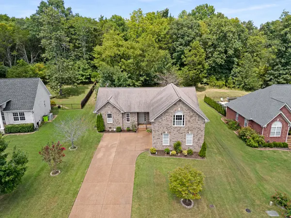 1079 Secretariat Dr, Mount Juliet, TN 37122