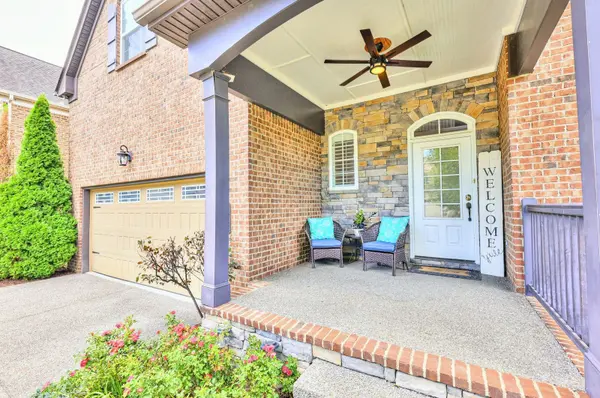 6037 Christmas Dr, Nolensville, TN 37135