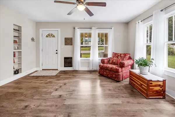 409 E McLean St, Manchester, TN 37355