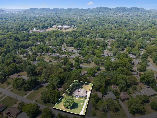 5015 Marchant Dr, Nashville, TN 37211