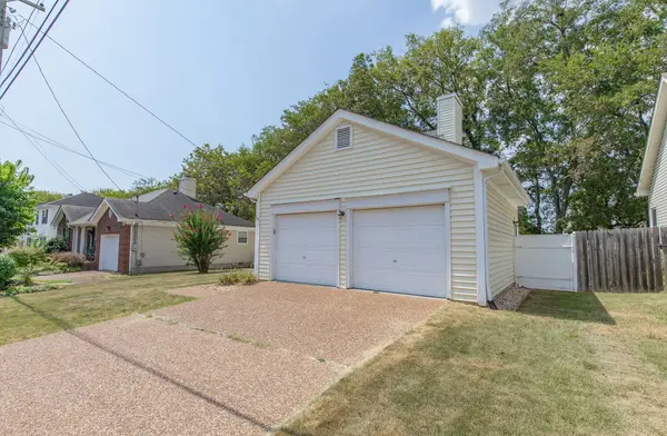 377 N Birchwood Dr, Hendersonville, TN 37075