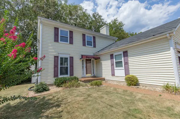 377 N Birchwood Dr, Hendersonville, TN 37075