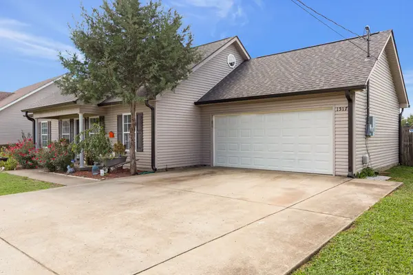 1517 Passage Dr, Murfreesboro, TN 37130