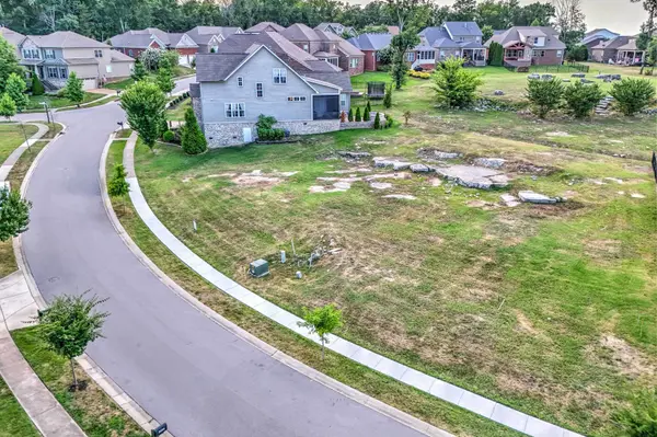 8033 Warren Dr, Nolensville, TN 37135