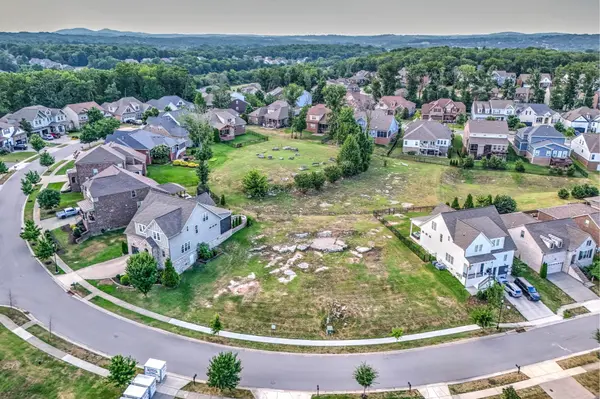 8033 Warren Dr, Nolensville, TN 37135