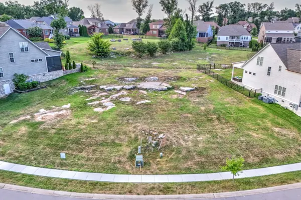 8033 Warren Dr, Nolensville, TN 37135