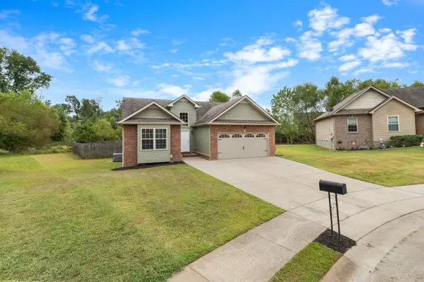 587 Cameo Ct, Clarksville, TN 37042