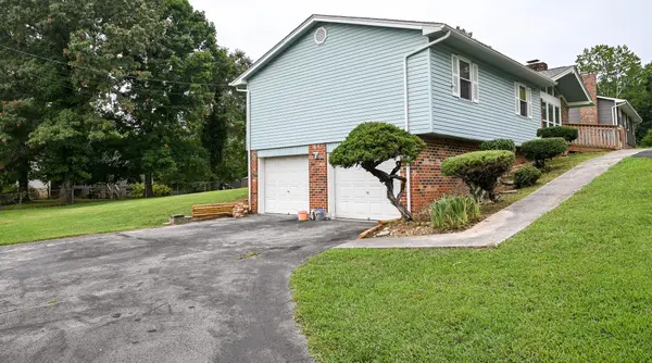 1407 NW Asterwood Lane, Cleveland, TN 37312