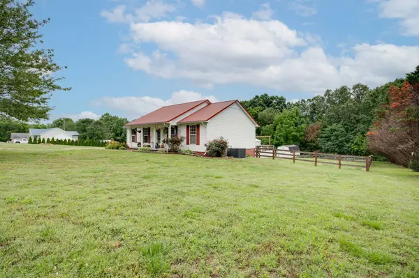 2233 Fall River Rd, Leoma, TN 38468