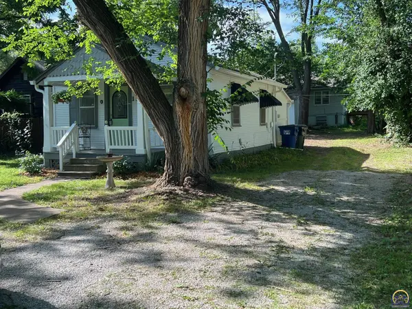 1308 Oak Hill Ave, Lawrence, KS 66044-3636